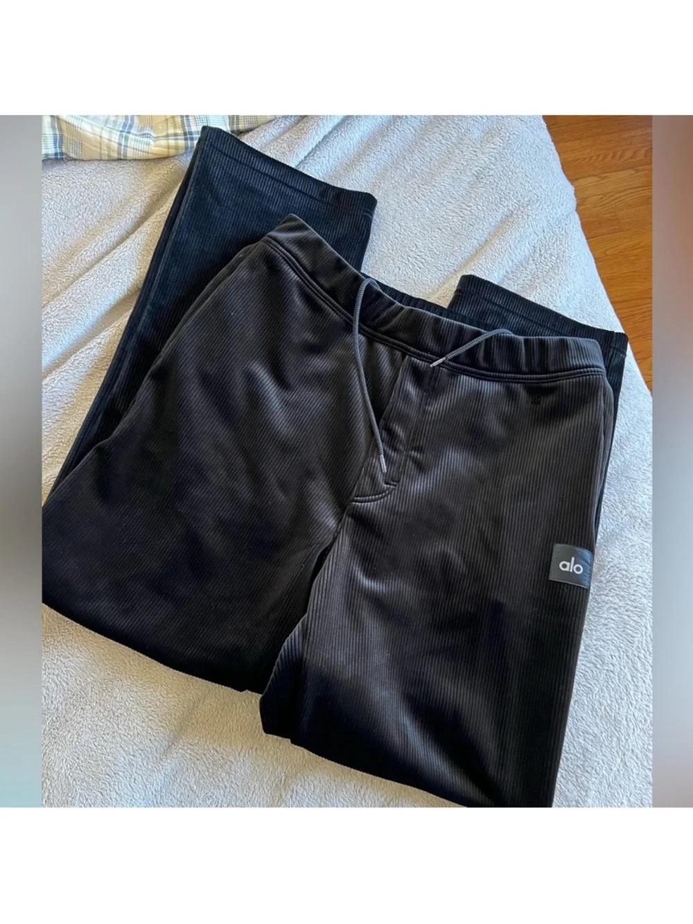 Alo Yoga Unisex Black Velour Baller Pants Large